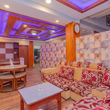 Oyo 799 Hotel Tik Tok Pvt Ltd. Катманду Экстерьер фото