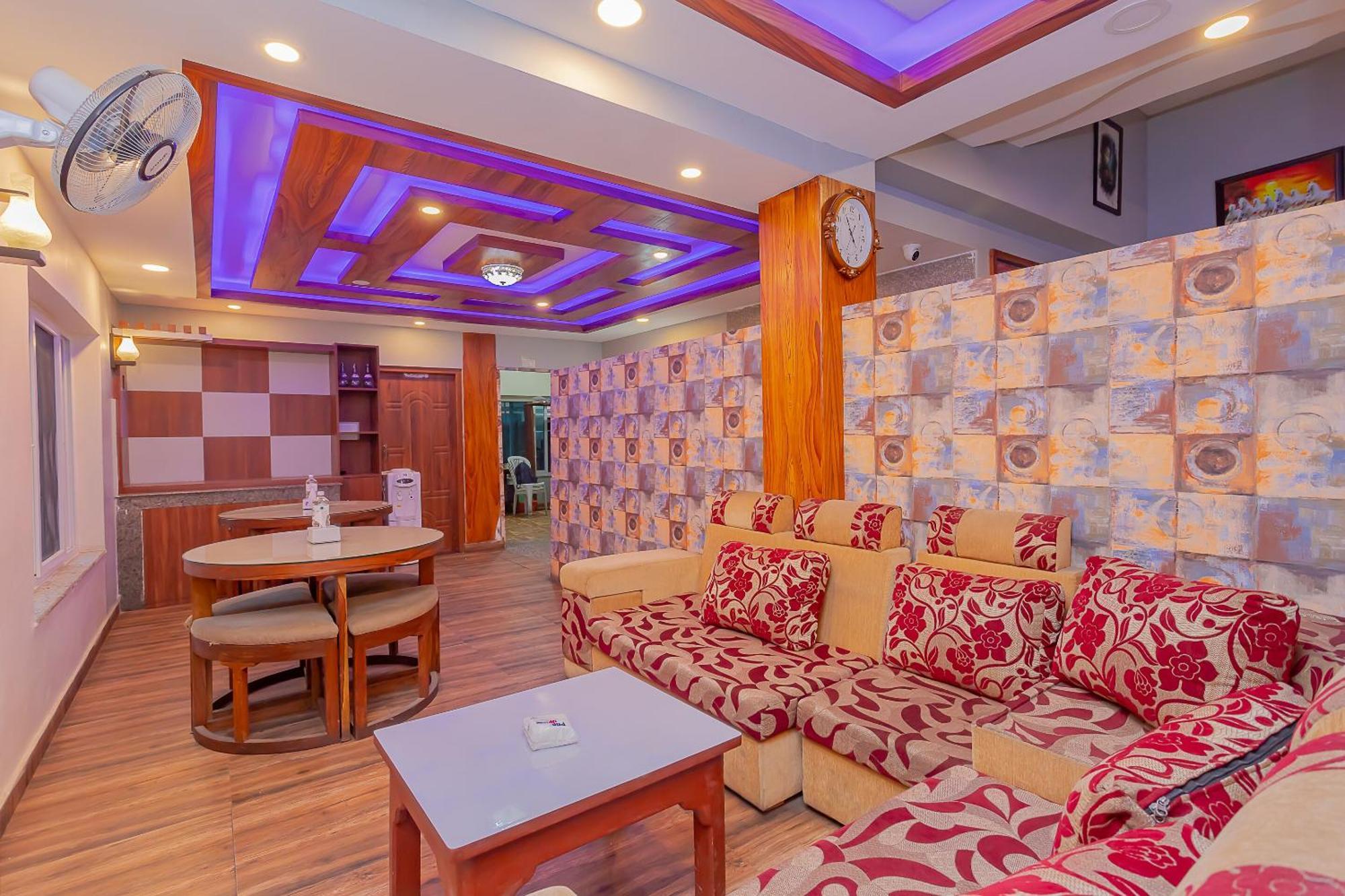 Oyo 799 Hotel Tik Tok Pvt Ltd. Катманду Экстерьер фото