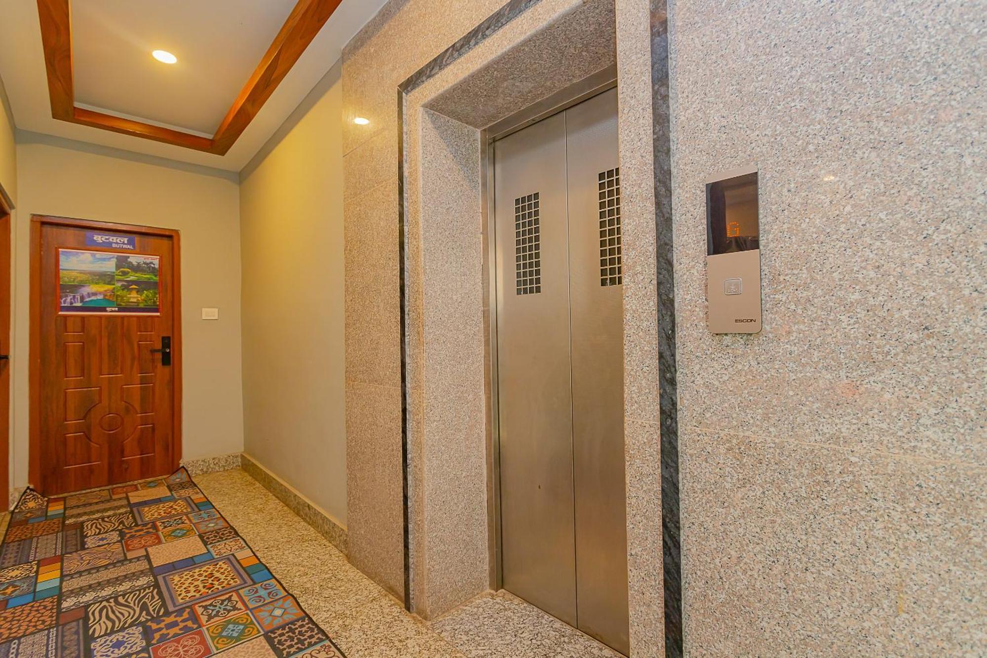 Oyo 799 Hotel Tik Tok Pvt Ltd. Катманду Экстерьер фото