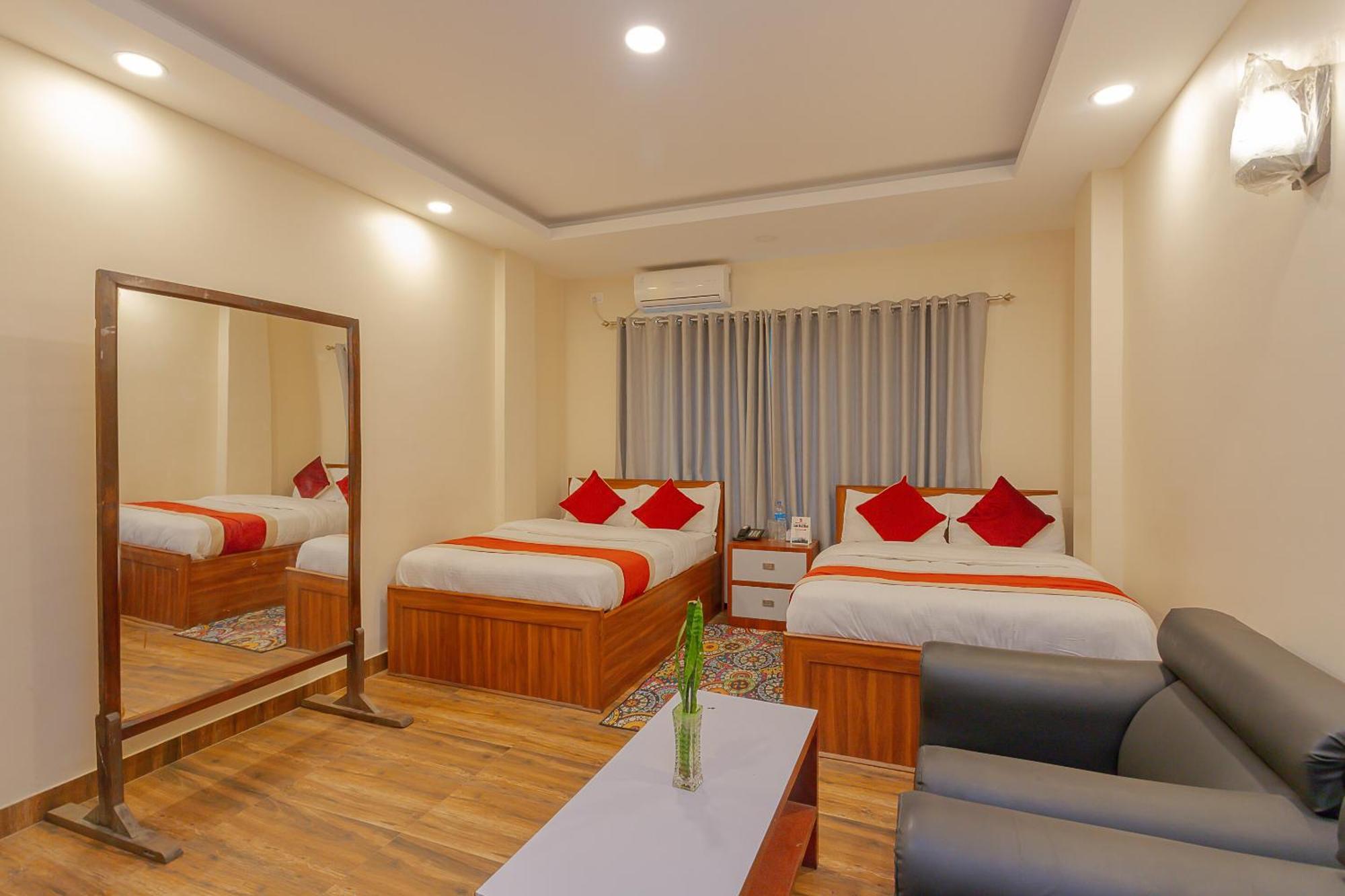 Oyo 799 Hotel Tik Tok Pvt Ltd. Катманду Экстерьер фото