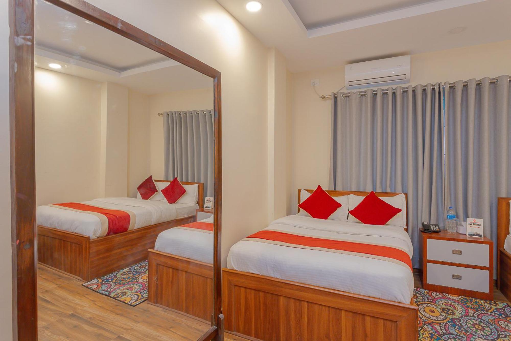 Oyo 799 Hotel Tik Tok Pvt Ltd. Катманду Экстерьер фото