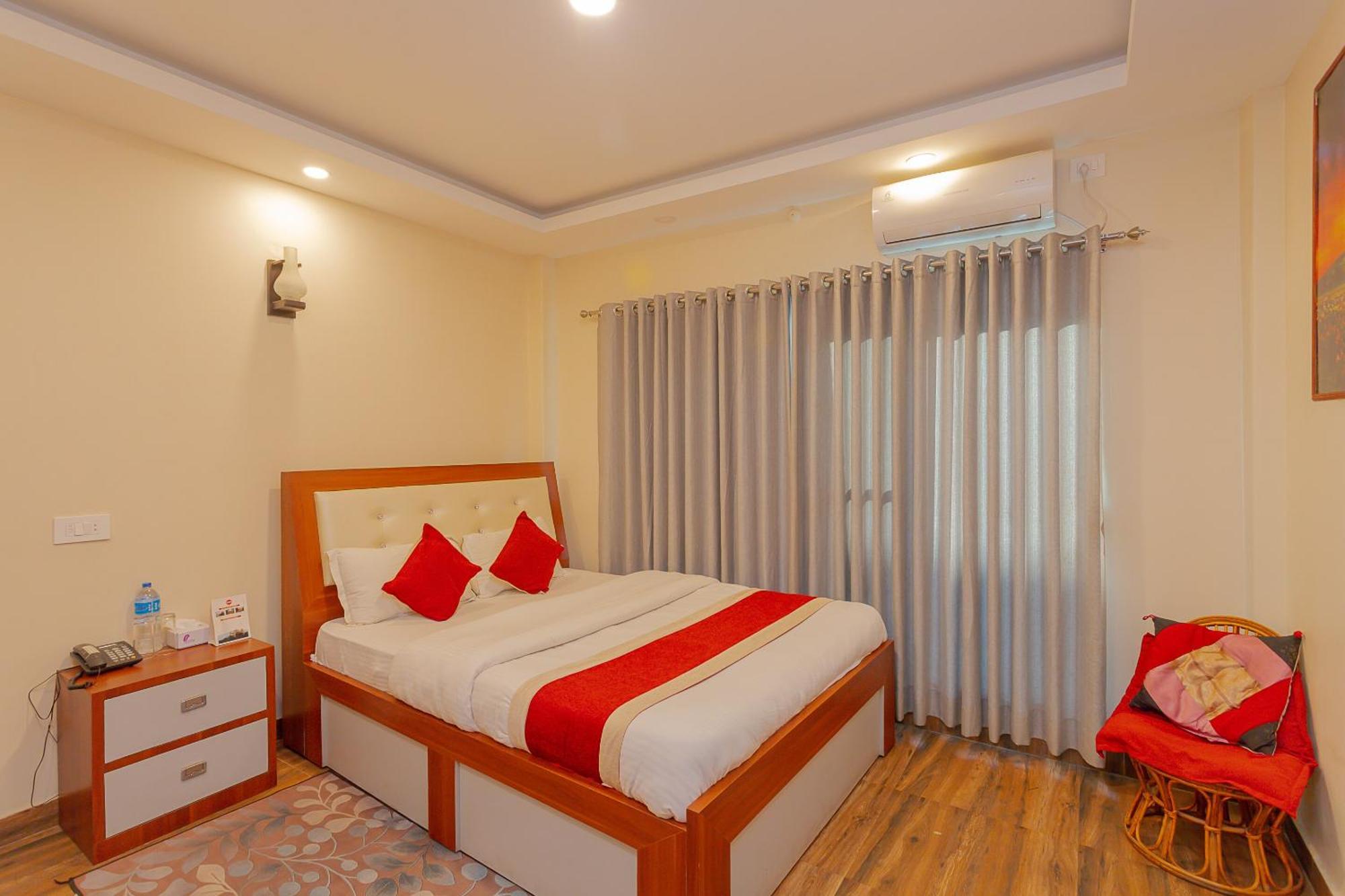 Oyo 799 Hotel Tik Tok Pvt Ltd. Катманду Экстерьер фото