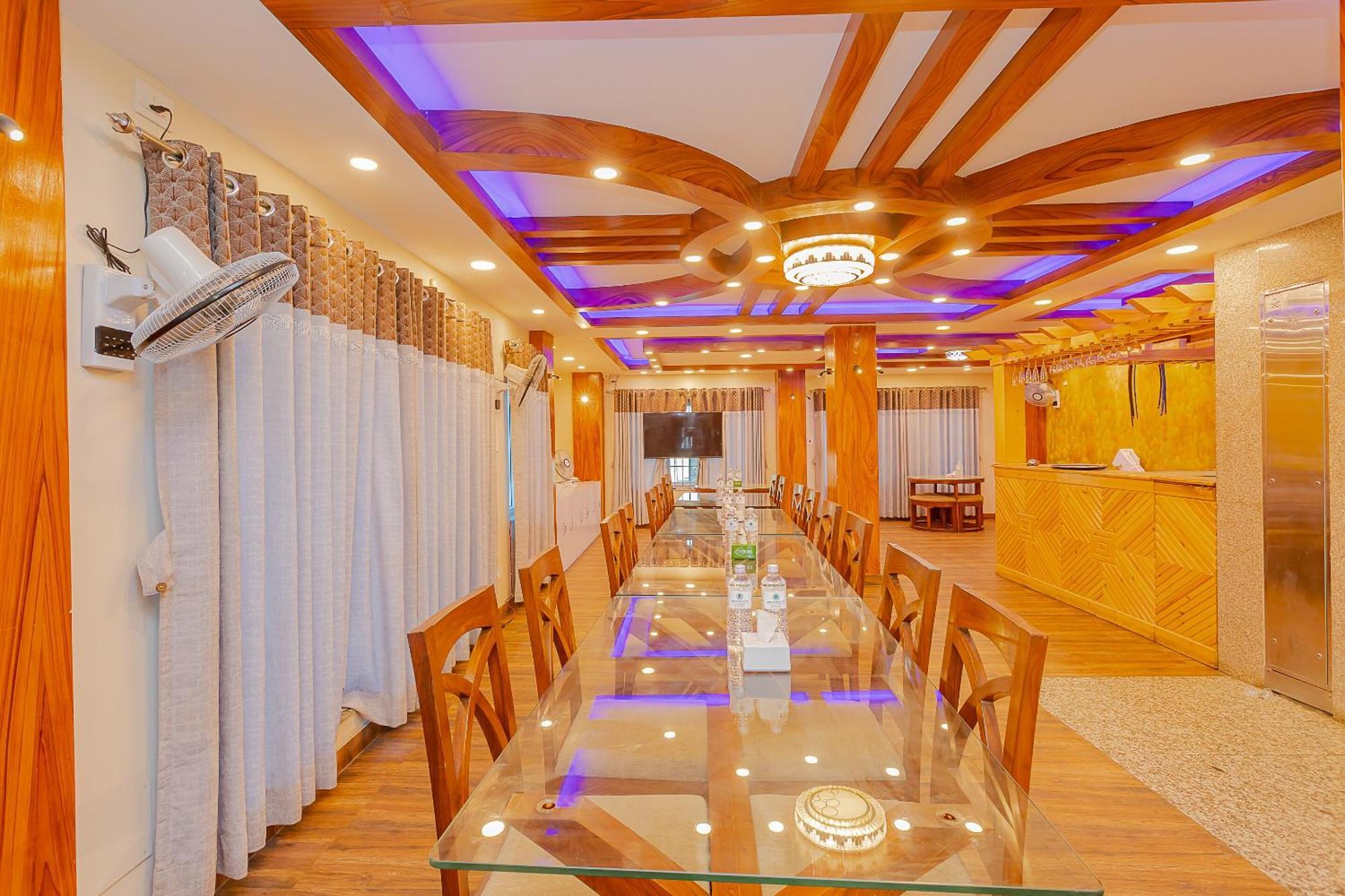Oyo 799 Hotel Tik Tok Pvt Ltd. Катманду Экстерьер фото