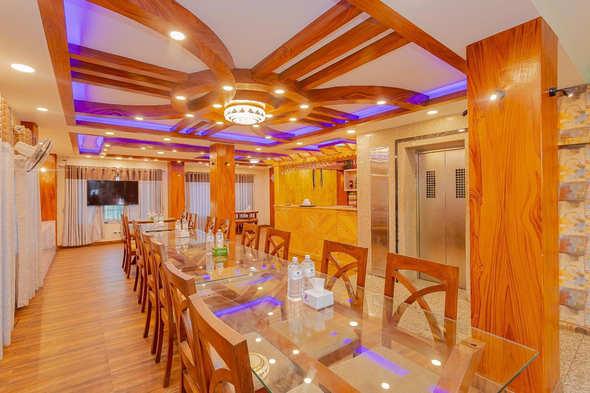 Oyo 799 Hotel Tik Tok Pvt Ltd. Катманду Экстерьер фото