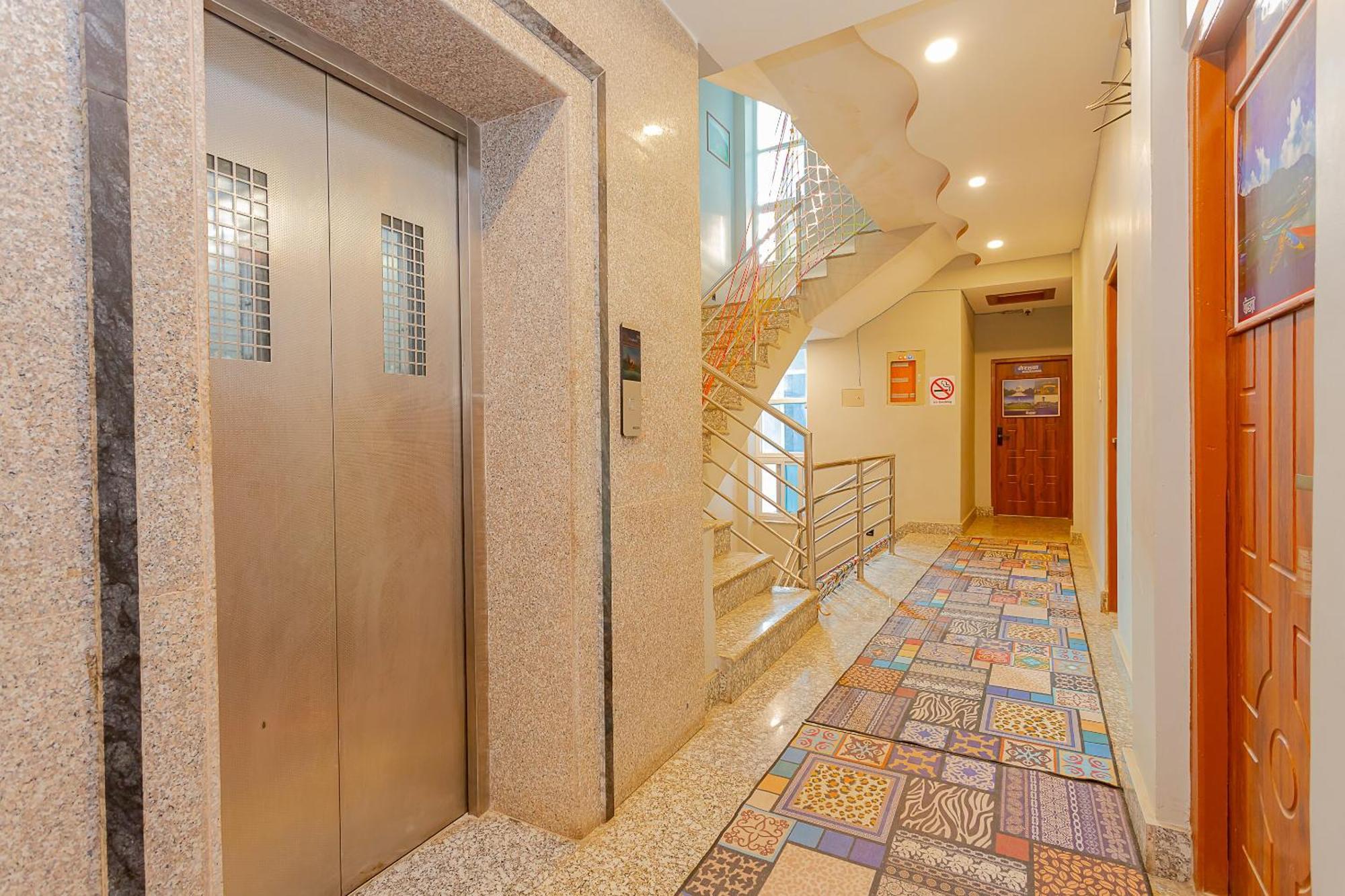 Oyo 799 Hotel Tik Tok Pvt Ltd. Катманду Экстерьер фото