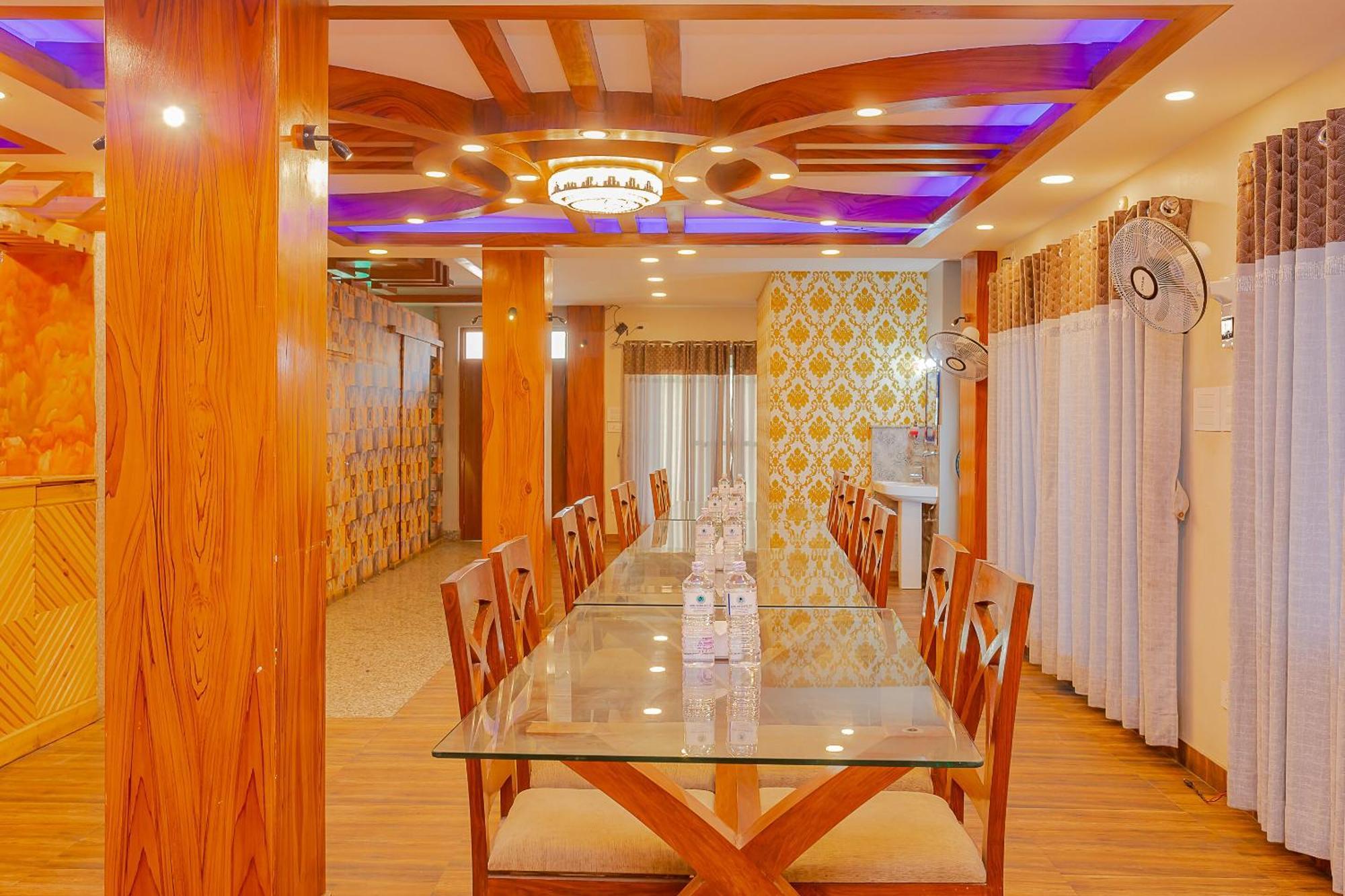 Oyo 799 Hotel Tik Tok Pvt Ltd. Катманду Экстерьер фото
