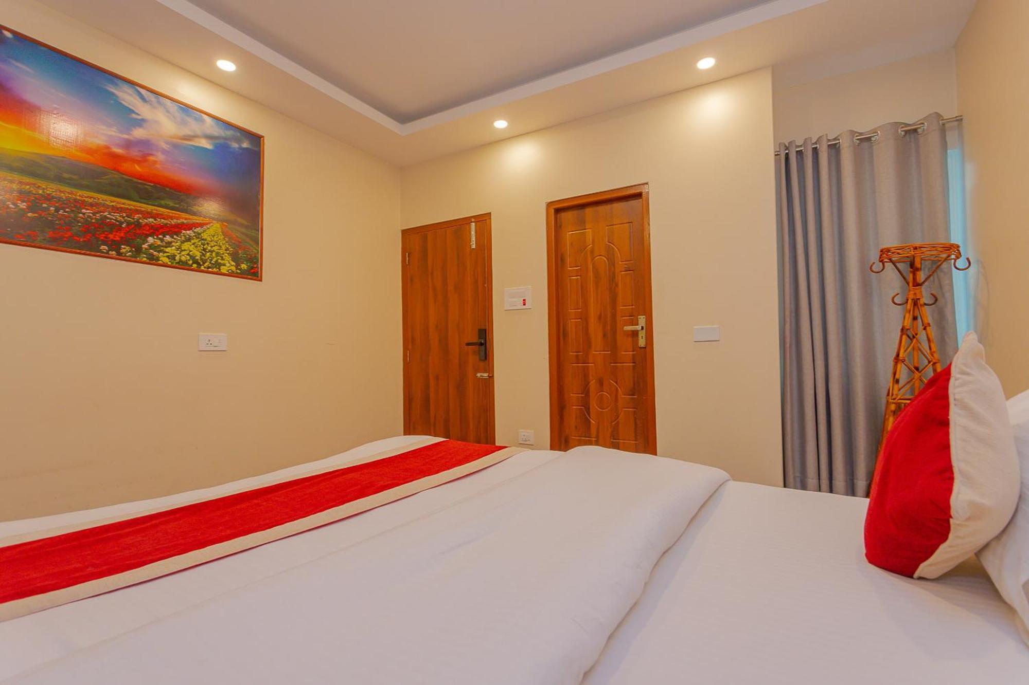 Oyo 799 Hotel Tik Tok Pvt Ltd. Катманду Экстерьер фото